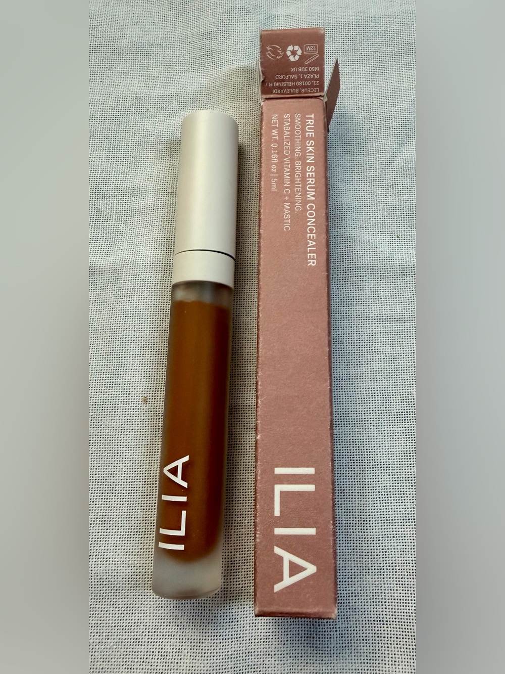 ILIA True Skin Serum Concealer - Deep Brown Shade - Harissa.
